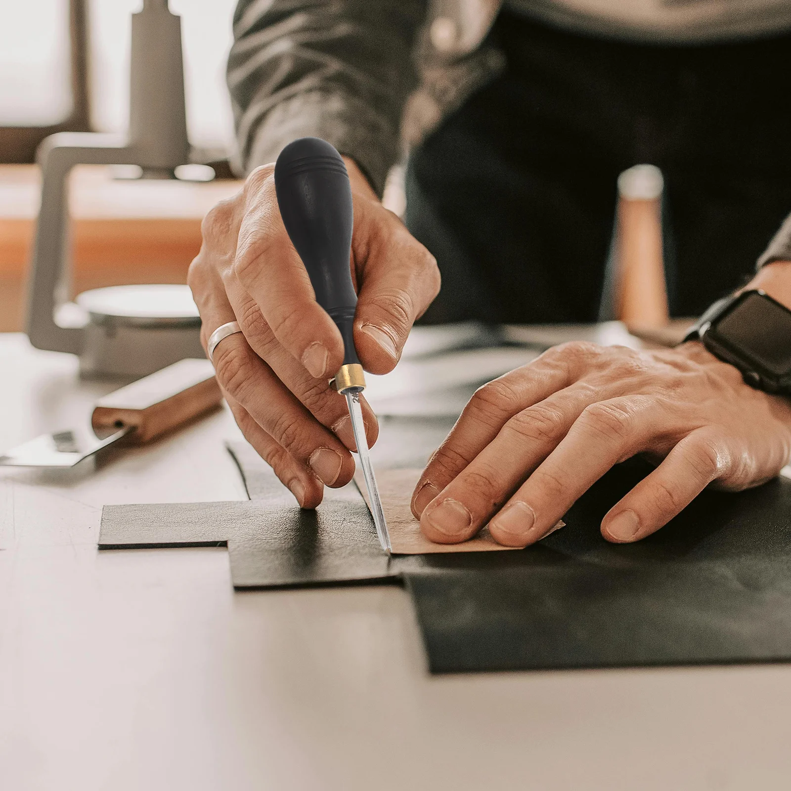 

Edge Trimmer 1.8mm Ergonomic Design for Smooth Edges Chamfering Leathercraft Supplies Tools Edge Beveler