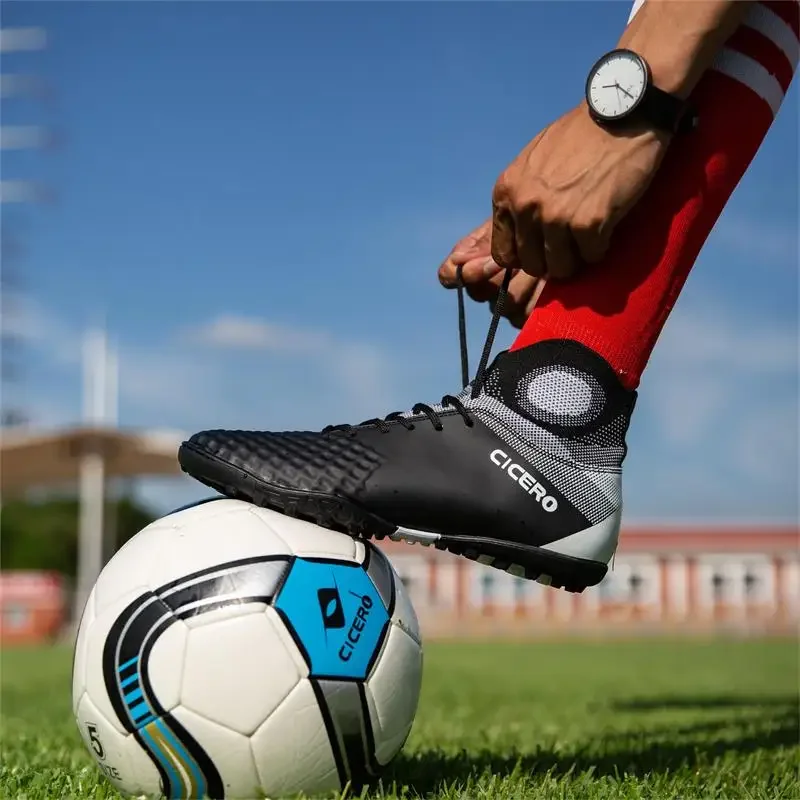 

Men Breathable Indoor Football Boots Short Spikes Sneakers Training Drop Shipping New Hot Sale Ultralight Soccer Shoes Cleats