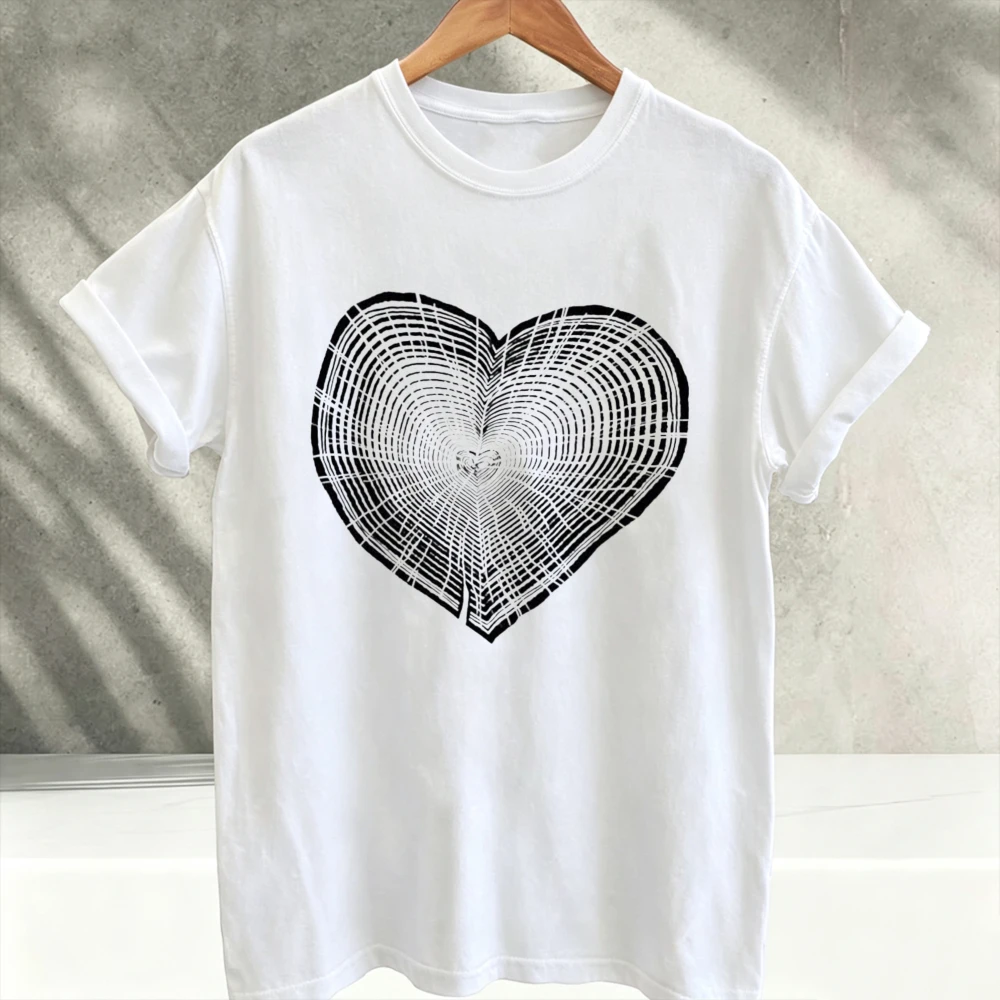 Tree Ring Textured Heart Graphic T-Shirt Wooden Grain Heart Print Unisex Nature Minimalist Art Casual White Cotton Novelty Tees