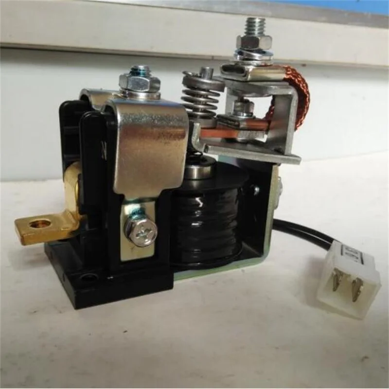 

Original Main Contactor ME254 24420-13300-71 24430-13300-71 36V Solenoid Relay for Toyota Electric Forklift 7FB 8FB