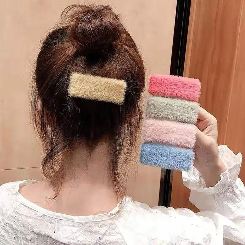 Convenient Hair Ornament Hair Clips Sweet Headwear Fluffy Plush Hairpin Random Color INS Style Cute Barrette Girls