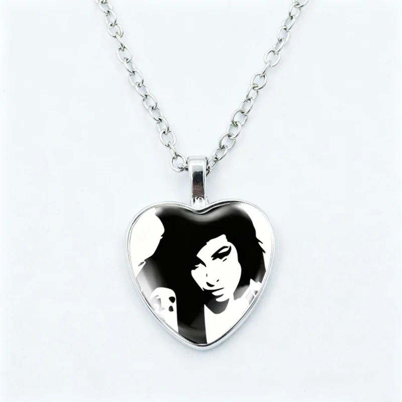Famous Jazz Music Singer Amy Winehouse Necklace Glass Dome 25MM Heart Shape Pendant Necklace Jewelry Charm Fans Gift