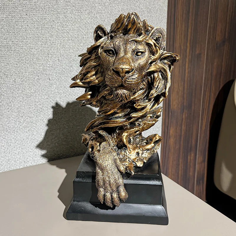 Aesthetic Lion Figure Resin Statue Nordic Vintage Lion Figurine Sculpture Luxury Decor Living Room Decoration Desk Accessories