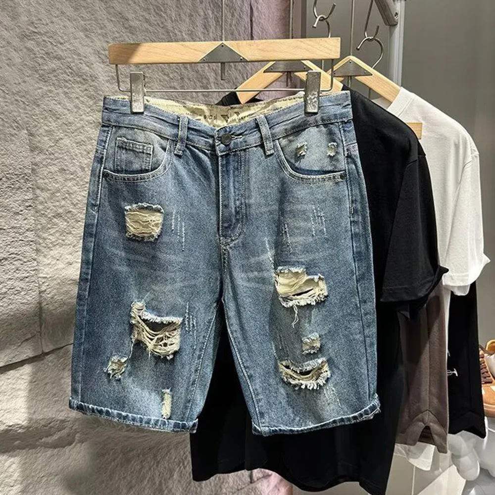 Mens Denim Shorts Summer Ripped Raw Edge American Retro Shorts Slim Fit Versatile Washed Trendy Men Five-Point Denim Shorts 2024