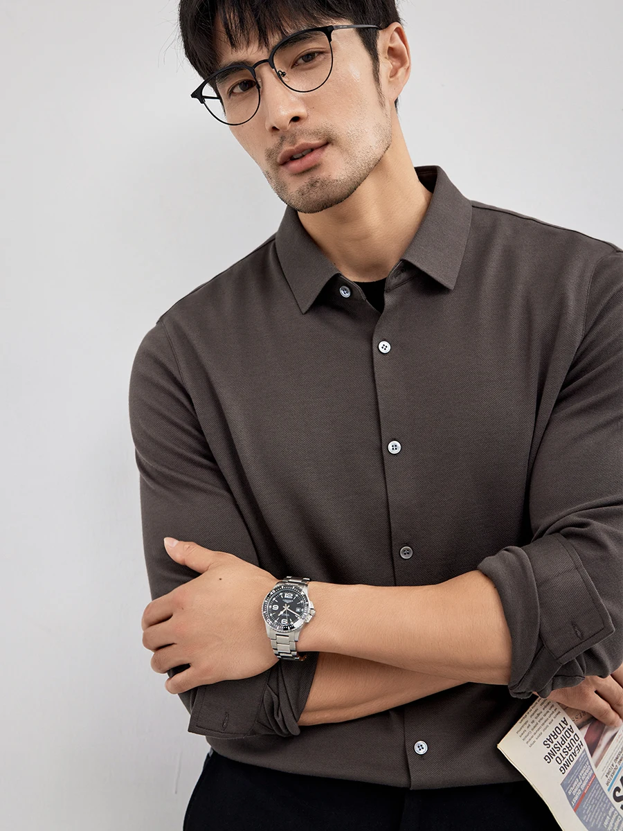 

Мужская теплая и комфортная рубашка из модала и шерсти с длинным рукавом для повседневной носки, делового стиля и молодежного образа.