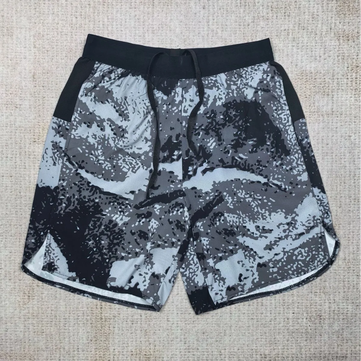 2026 Spot Grey Sports training quick-drying shorts running marathon zipper pocket split shorts men