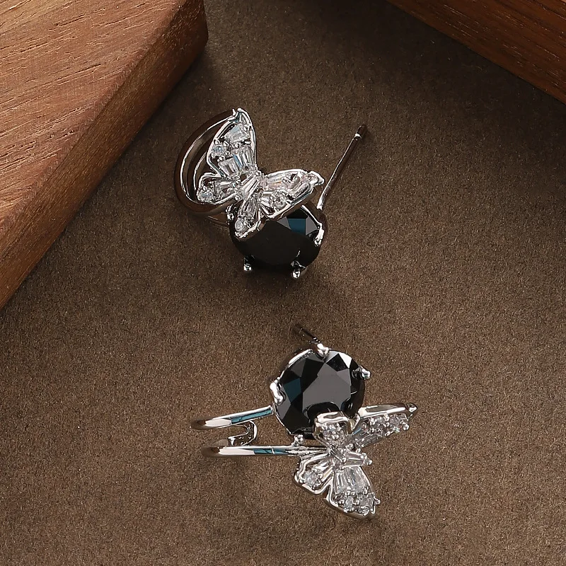 

Fashionable and exquisite diamond-encrusted zircon smart butterfly earrings light luxury niche high-end commuter earrings
