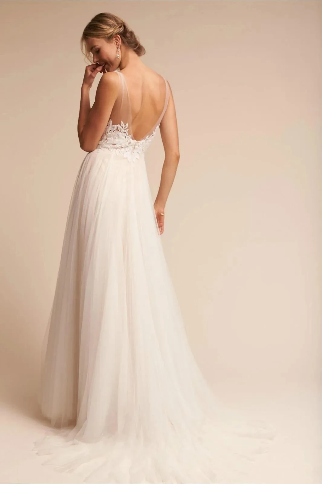 Sexy Sheer V Neck Tulle A Line abiti da sposa Appliques di pizzo senza maniche abito da sposa lungo personalizzato Backless Simple Vestidos