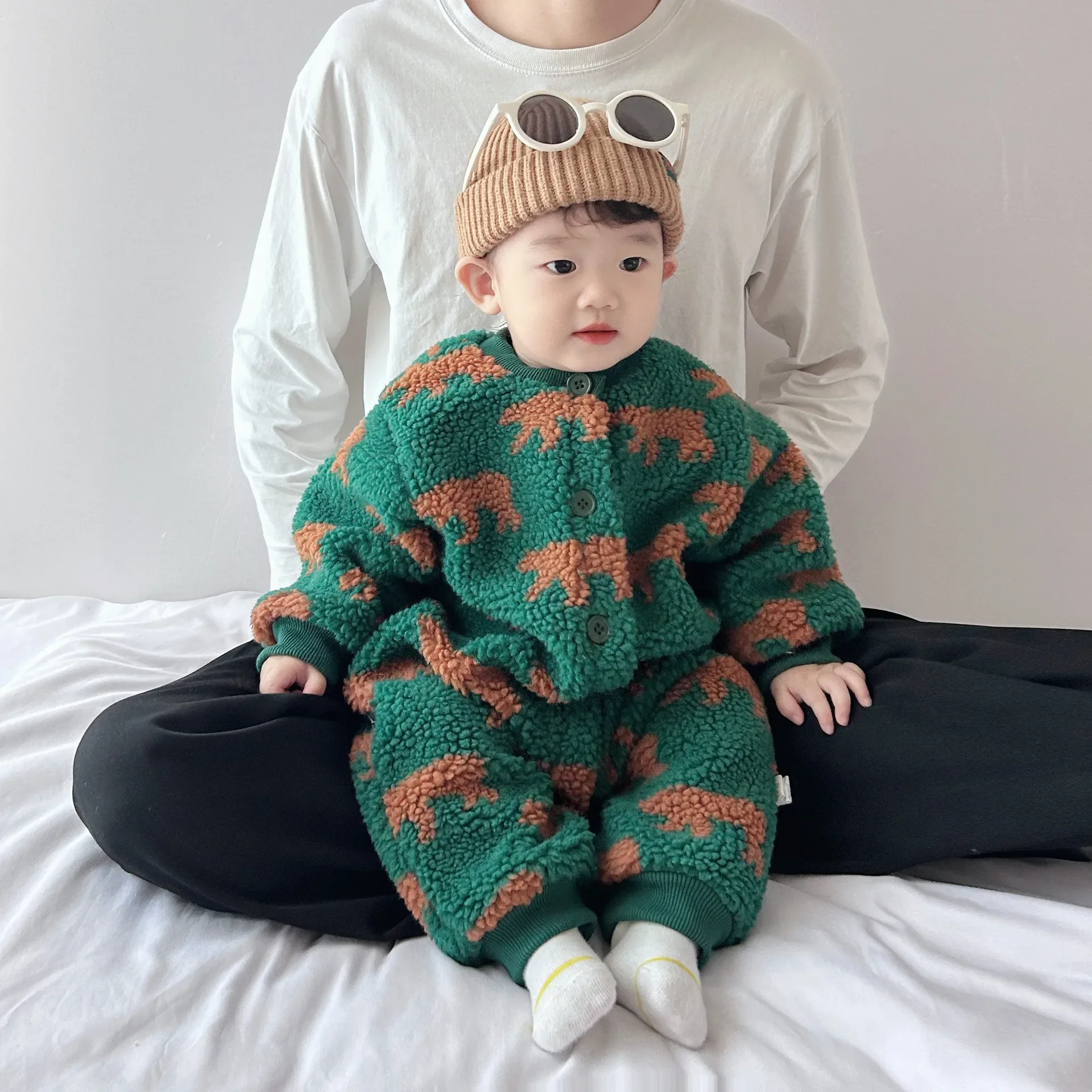 Baby Clothing Boys Girls Baby Fleece Thick Romper 2024 Winter New Fashion Cartoon Lamb Wool Warm and Comfortable Romper