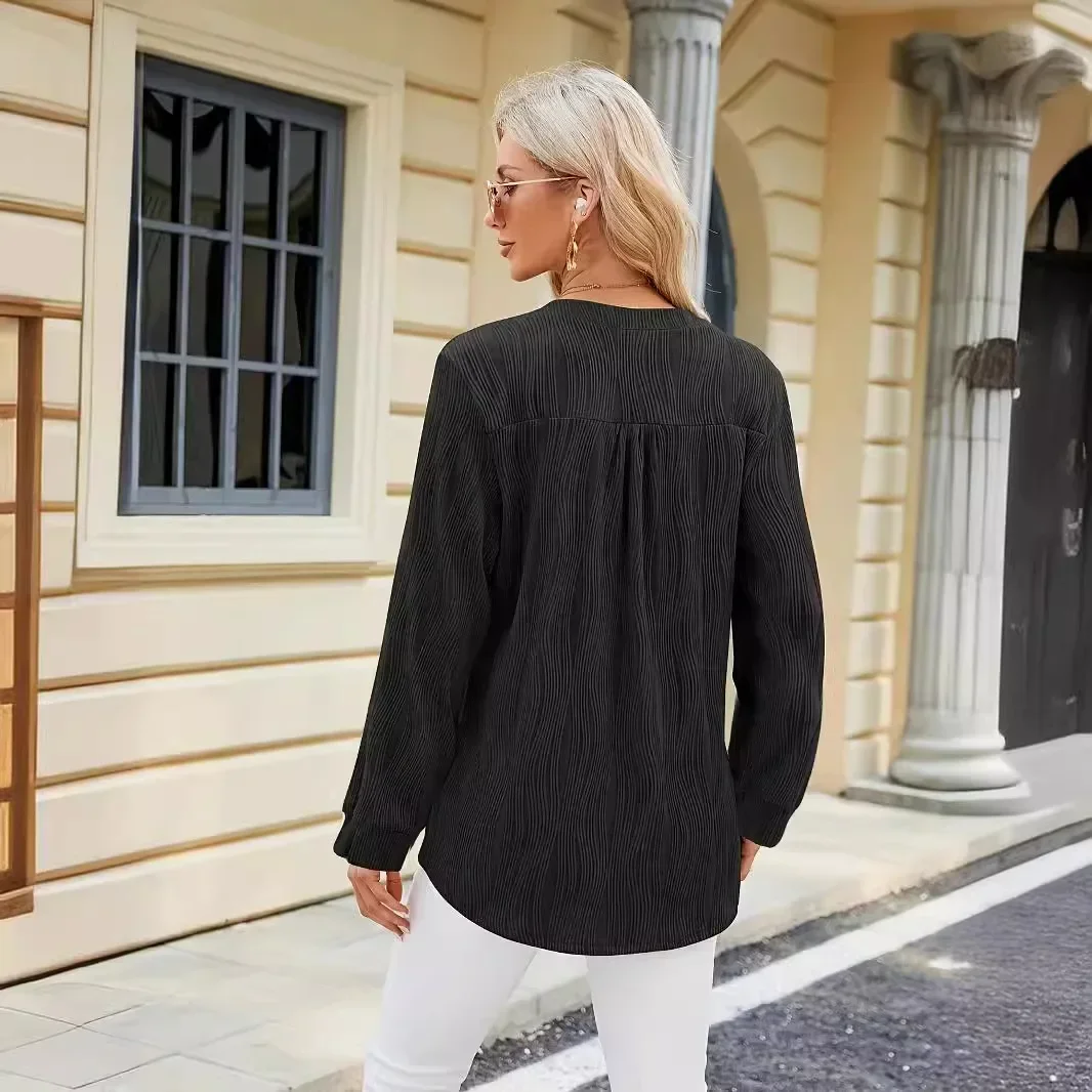 Wiosenno-letnia nowa, jednokolorowa koszula damska z dekoltem w szpic i zapinana na guziki