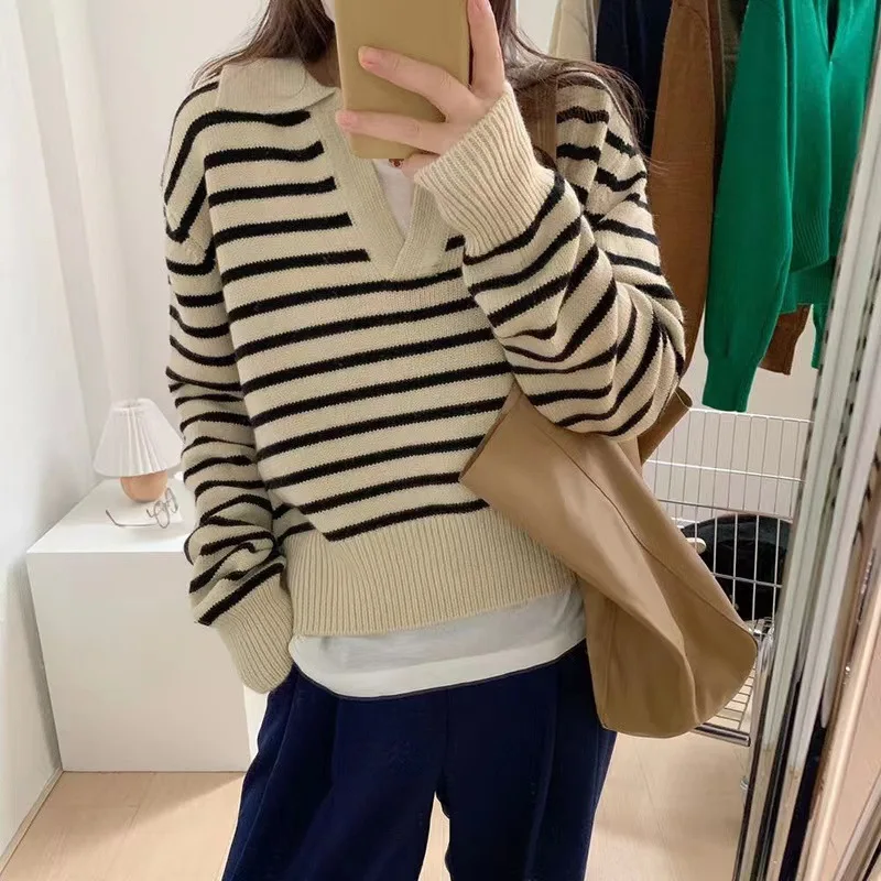 Korean V-neck Striped Color Contrast Design POLO Neck Fashionable and Westernized Base Sweater