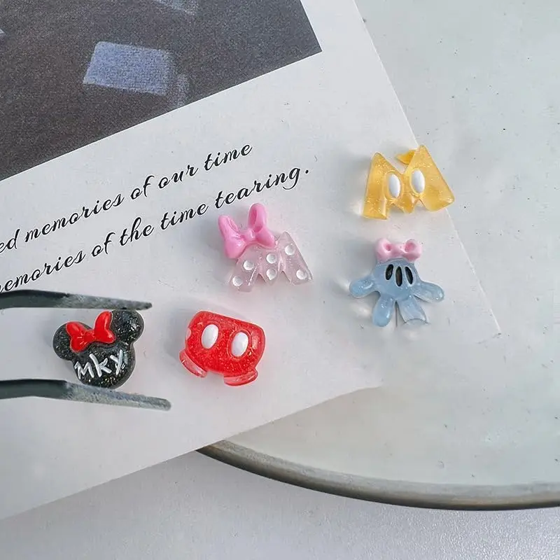 24 pcs Nail Art Charms, Miki Harz 3d Kawaii Nagel Charms, niedliche bling DIY Nägel Dekoration für Telefon, Nail Art Geschenk für Mädchen