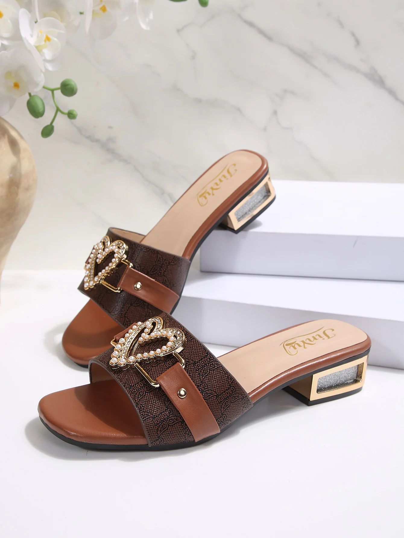 2026 Neue Blockabsatz-Sandalen mit eckiger Zehenpartie zum Hineinschlüpfen, hochwertige, sexy Schnallenschuhe mit hohem Absatz für den Alltag im Büro für Damen – Detail 6