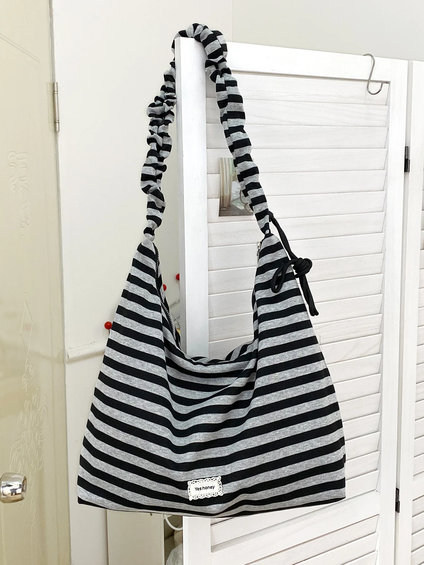 Bolso cruzado con estampado de estrellas coreanas, bolso de hombro Hobo de gran capacidad en blanco y negro, bolso versátil informal a rayas para colegiala