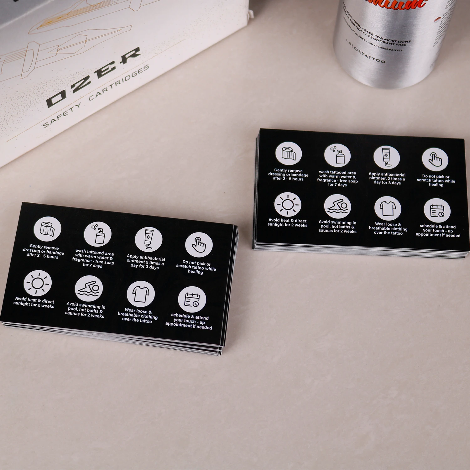 Cartes d'instructions pour soins après tatouage, 50/100 pièces, cartes de guide d'entretien des tatouages noires double face, en papier durable, accessoire de tatouage