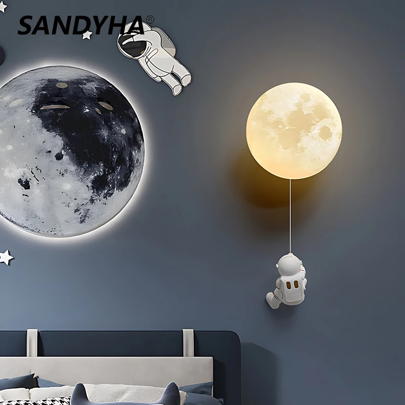 

Wall Lamp New Moon Minimalist LED Lamps for Children's Room Bedroom Beside Background Home Creative Astronaut Boy Toy Lustres