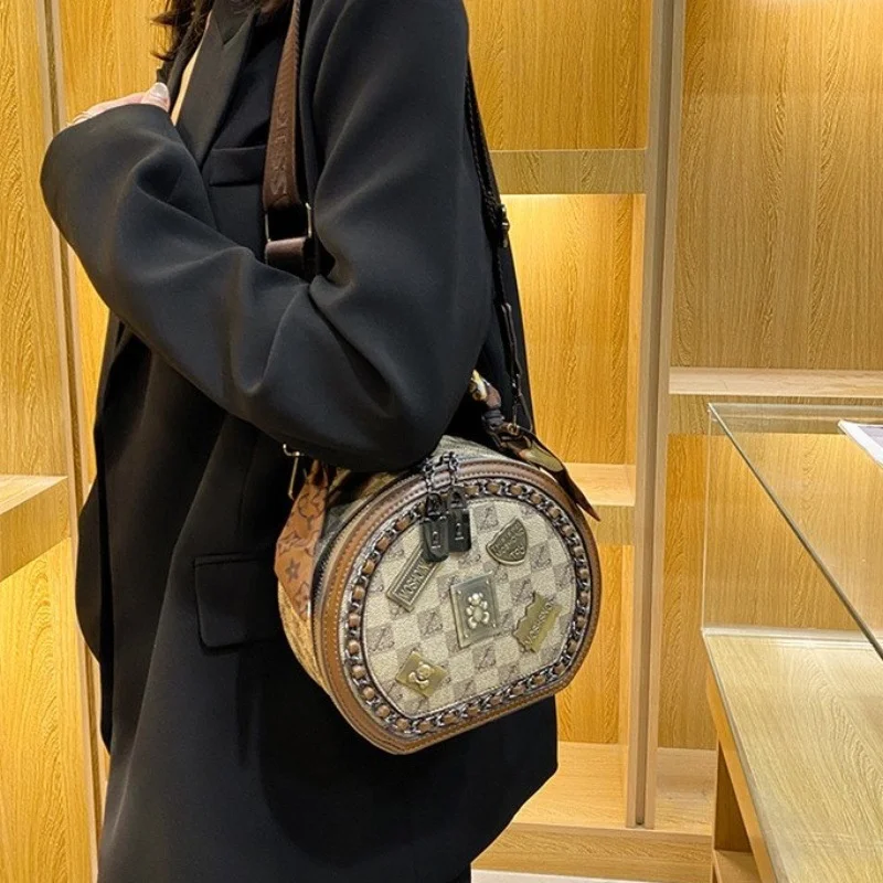 حقائب اليد الراقية حقيبة مستديرة للنساء عادية فاخرة موضة شخصية حقيبة كروسبودي شارة الدب نمط حقيبة الكتف ساعي