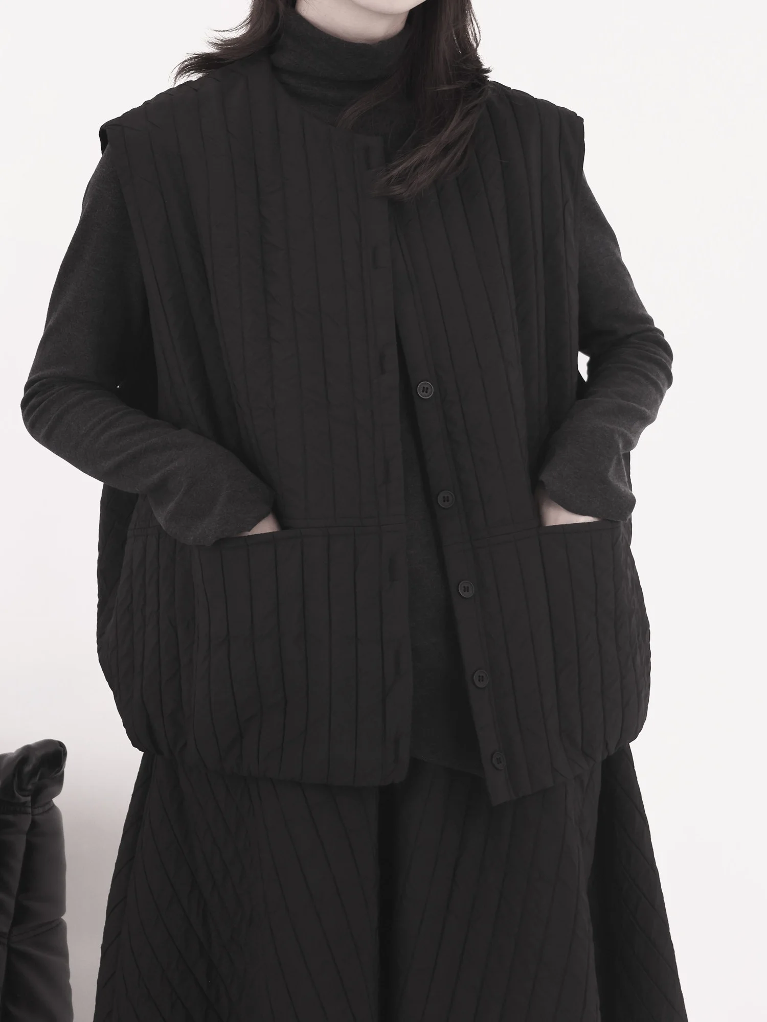 

Женская свободная хлопковая жилетка из тонкого материала для осени и зимы, с круглым вырезом, на одной пуговице, однотонная, для повседневной носки