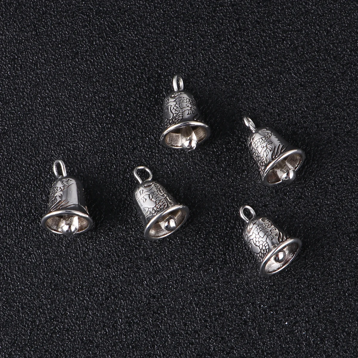 

20Pcs Sturdy Alloy Bells Pendant Vintage Silver Plated Jewelry Accessory DIY Crafts Christmas Decoration DIY Bell Decoration