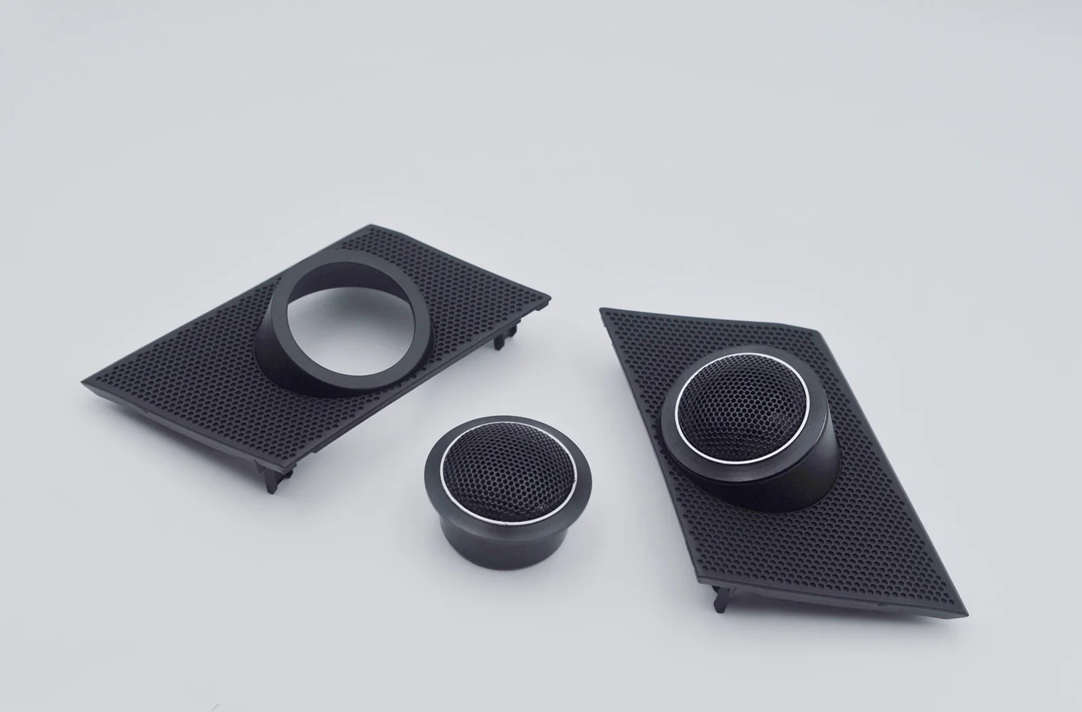 Applicable to Tweeter  speaker cover of the Crown Kluger and Highlander instrument panel from 2011 to 2025