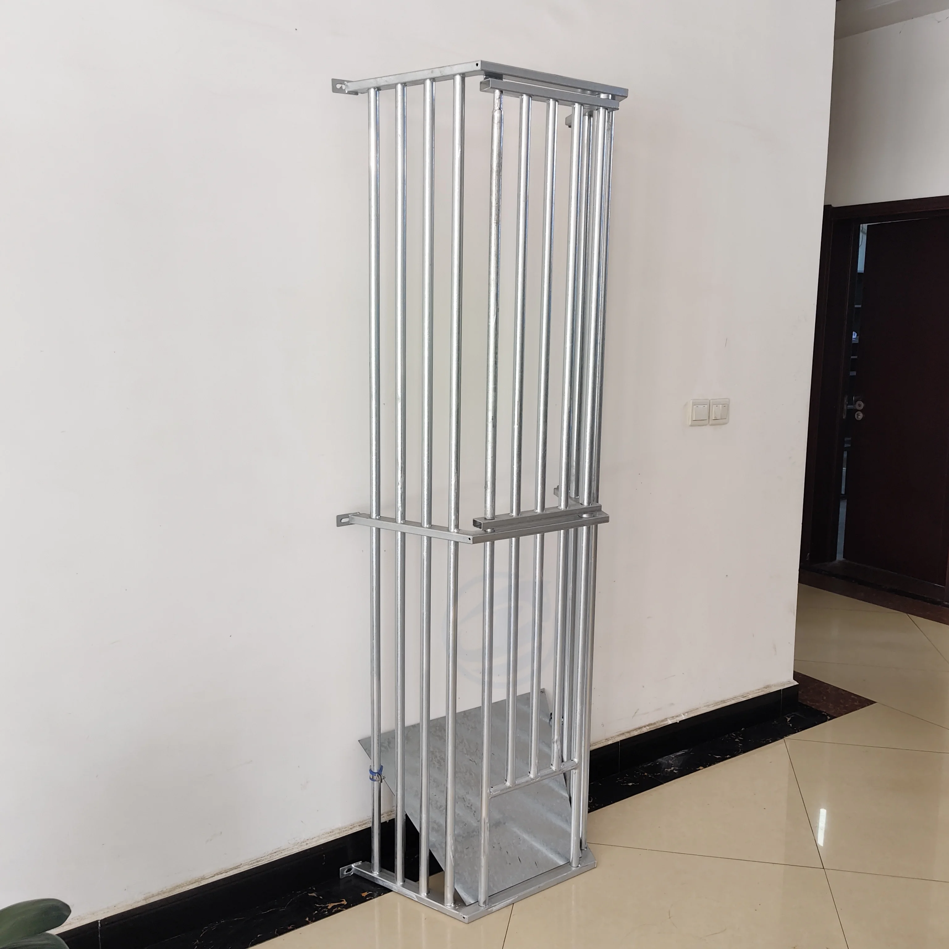 Hot Dip Galvanized Corner Hay Rack Horse Stable Stall Accessories Heavy Duty Hay Feeder Rack for Farm Use