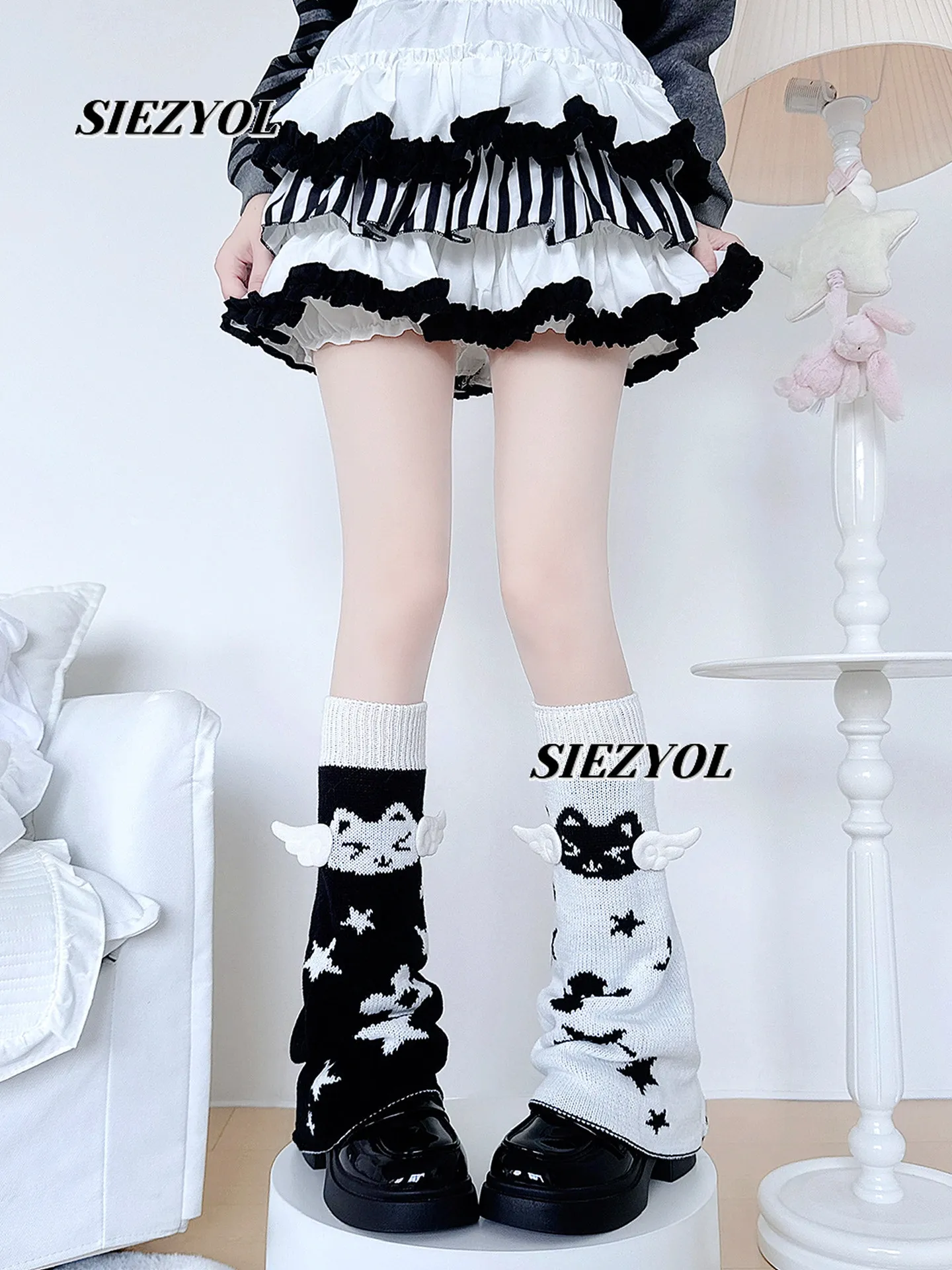 Homemade Sweet Cute Girls Black White Asymmetrical Leg Cover Autumn and Winter Knitted Jk Babes Leg Warmers for Women
