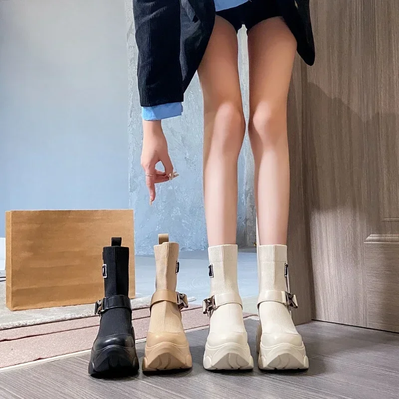Damskie buty na platformie jesienne i zimowe oddychające wsuwane dzianinowe elastyczne buty na wysokim obcasie dla kobiet 2024