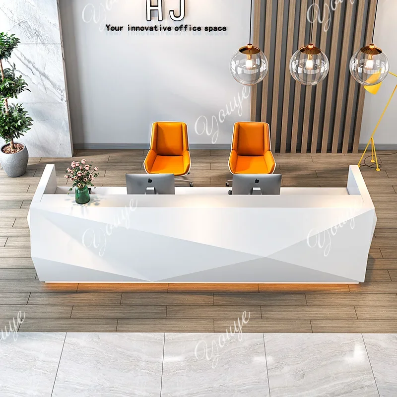 

Белая краска Простые стойки регистрации Современная компания Добро пожаловать Консультации Стойки регистрации Салон красоты Бар Empfangs Theke Furnitu