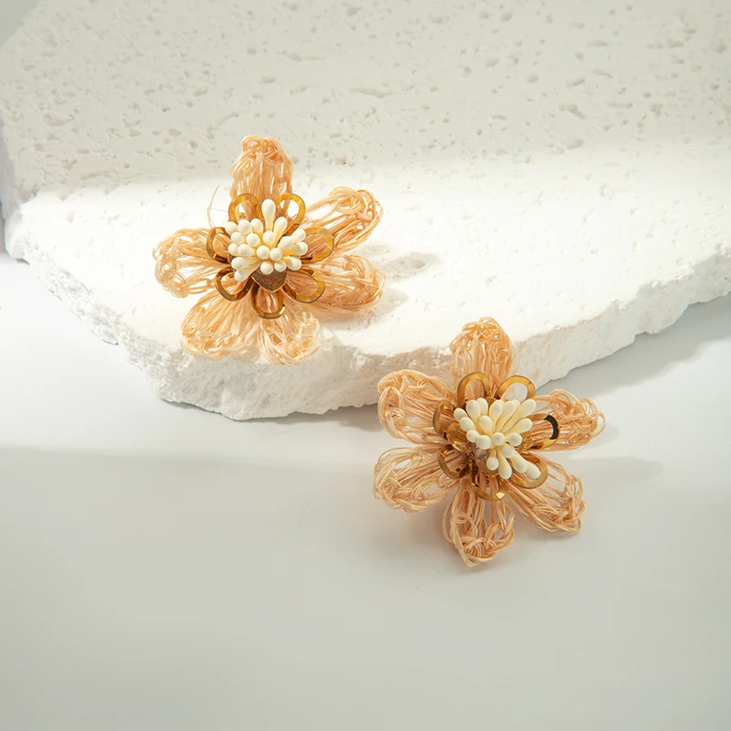 Autumn French fashion retro stainless steel ladies raffia braided white shell flower earrings holiday gift holiday date