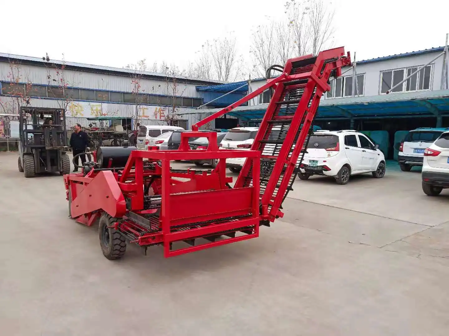 Two-row potato harvester/4U-3/Two-row with automatic loading