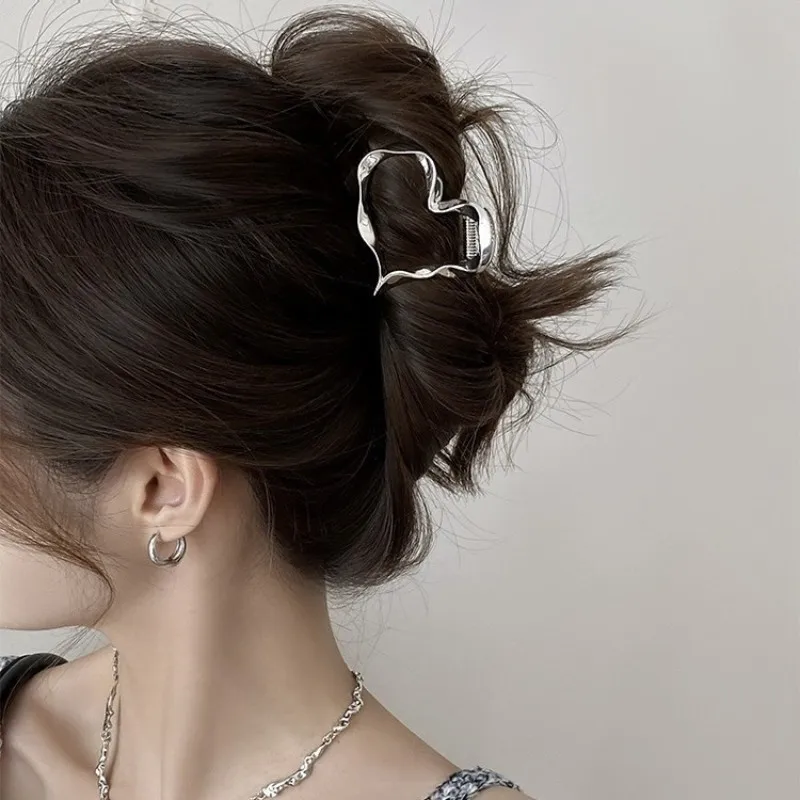 Y2K Metal Silver Star Hair Claw Clip for Women Korean Simple Love Heart Pentagram Shark Clip Girl Hair Accessories