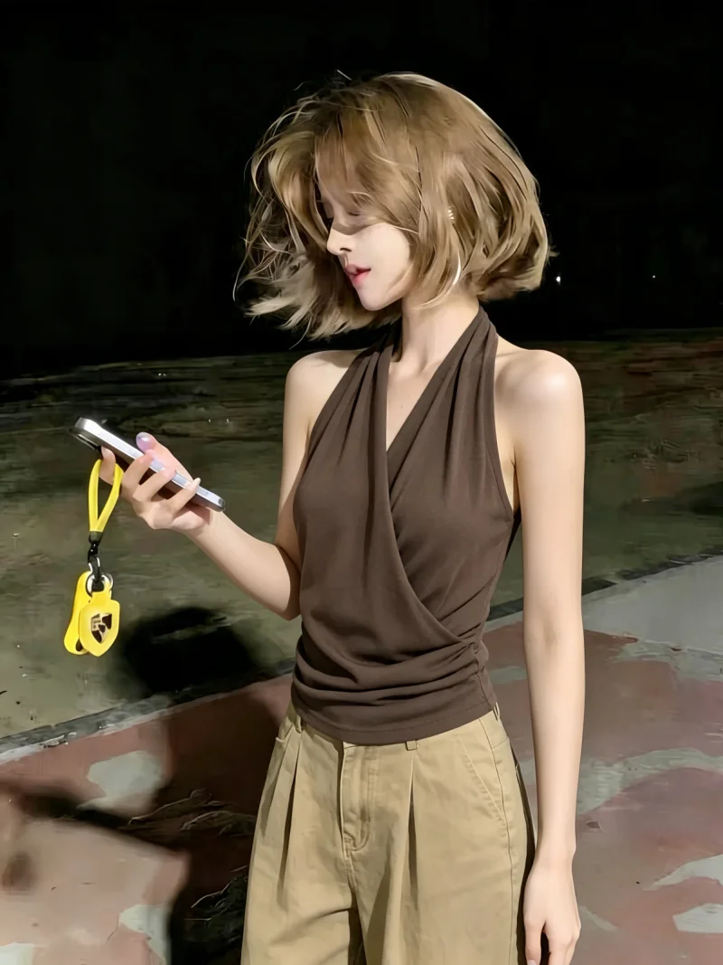 

Recommended Self-Preserved Hot Girl Style V-Neck Hanging Neck Sleeveless Vest Women's Summer New High-End Feeling Elegance Ou...