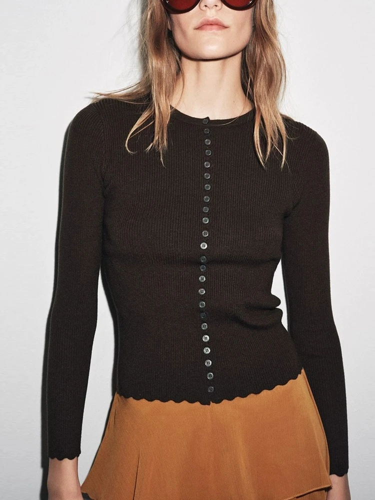 패셔너블한 니트 롱 슬리브 라운드 넥 버튼업 여성용 탑 폴리에스터 섬유 출퇴근용 단일 피스 중국산