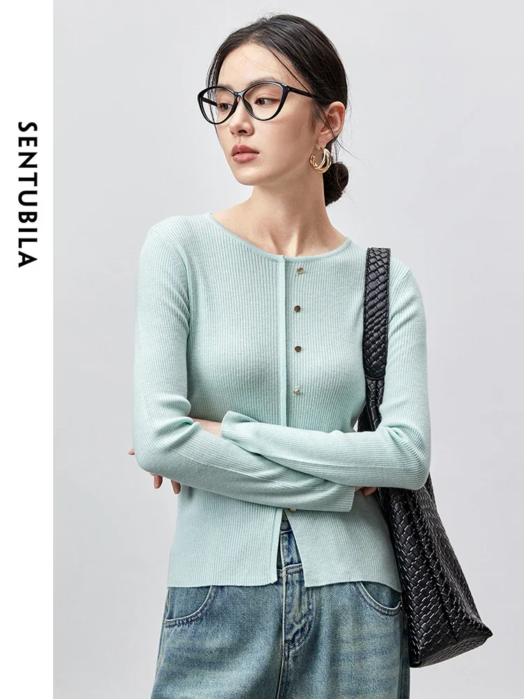 

SENTUBILA Slim Fit Wool Knitted Pullovers for Women 2025 Spring Retro Metal Button Round Neck Simple Women Top W43H56370