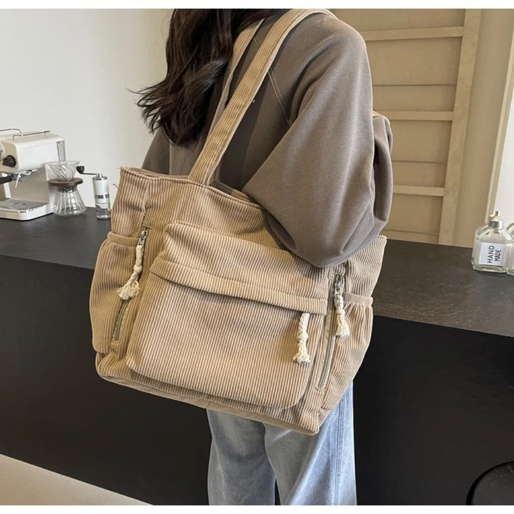 Cord-Umhängetasche mit großer Kapazität, lässige Tragetasche mit mehreren Fächern, vielseitige Pendeltasche für Frauen – Detail 3