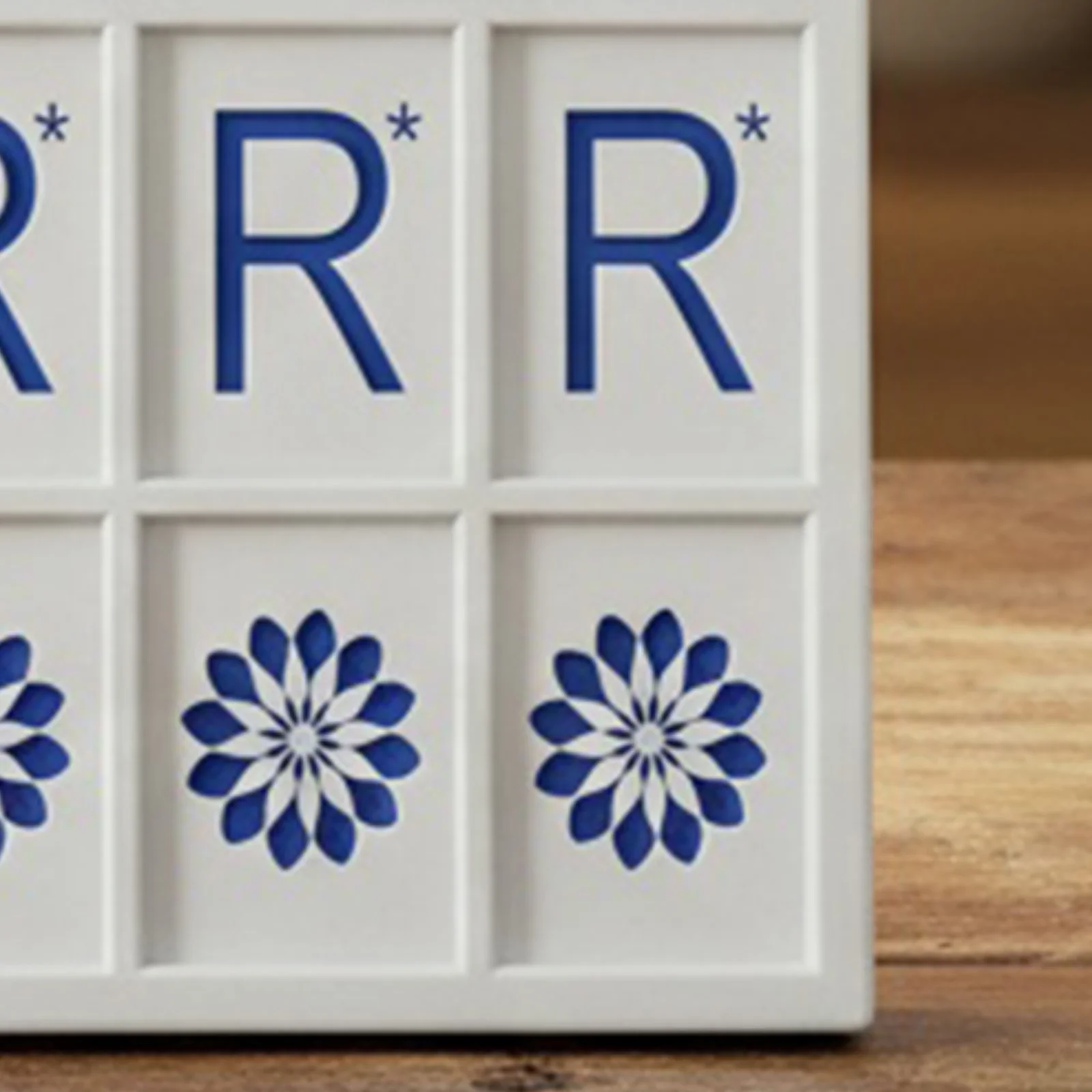 

Силиконовый держатель для плиток маджонга на 24 ячейки с символическими отметками, противоскользящий органайзер для карт для семейных вечеринок и домашних игр