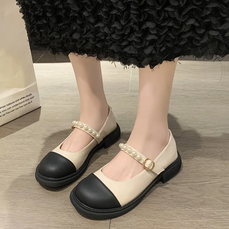 2023 Spring  Autumn New Round Toe Leather Pacthwork Pearl Buckle Shallow Mouth Comfortable Med Heel Shoe Women Pumps