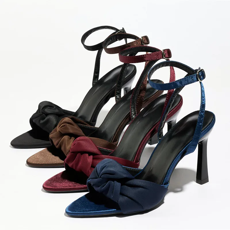 

Сексуальные женские босоножки на высоком каблуке с острым носком, роскошные атласные туфли на шпильке с ремешком на щиколотке для женщин, уличный стиль, лето 2026