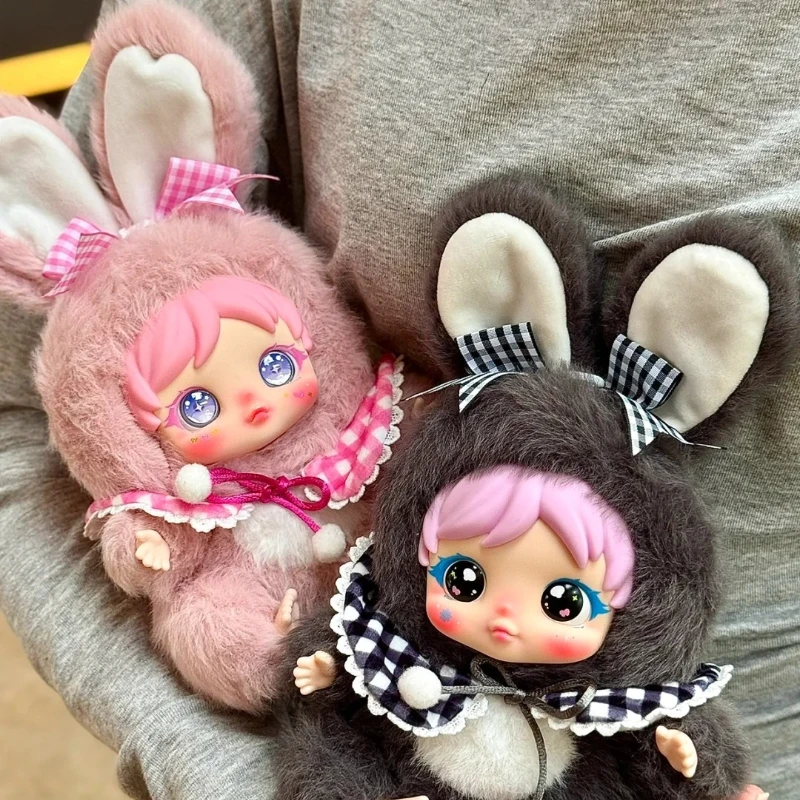 Originale Amy Furry Little Rabbit Series Scatola cieca in peluche Simpatico fiocco bambola morbida orecchie lunghe Ornamento da tavolo Regalo a sorpresa Scatola misteriosa