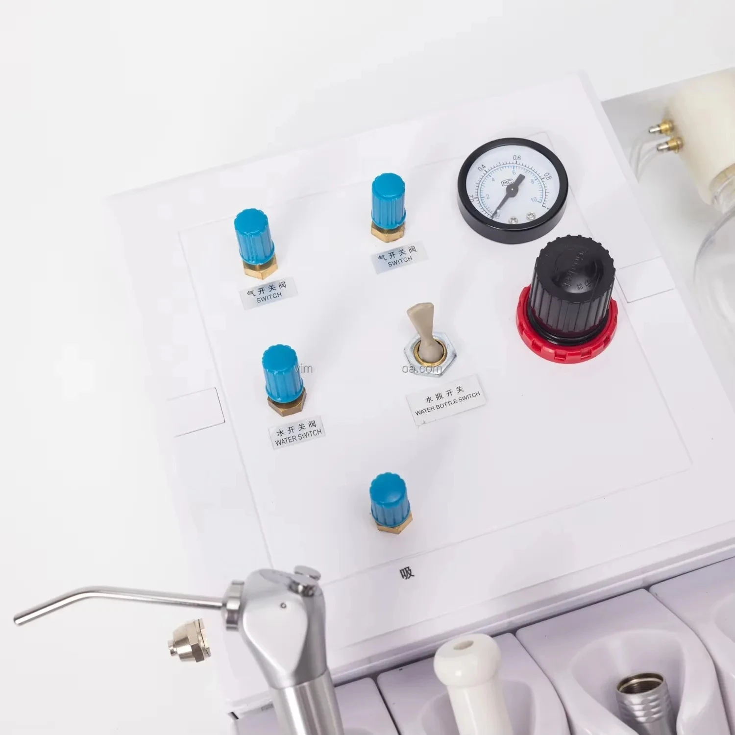 

Портативная стоматологическая турбина, подвесная настенная установка с 4 наконечниками и всасывающим шприцом, работает с воздушным компрессором