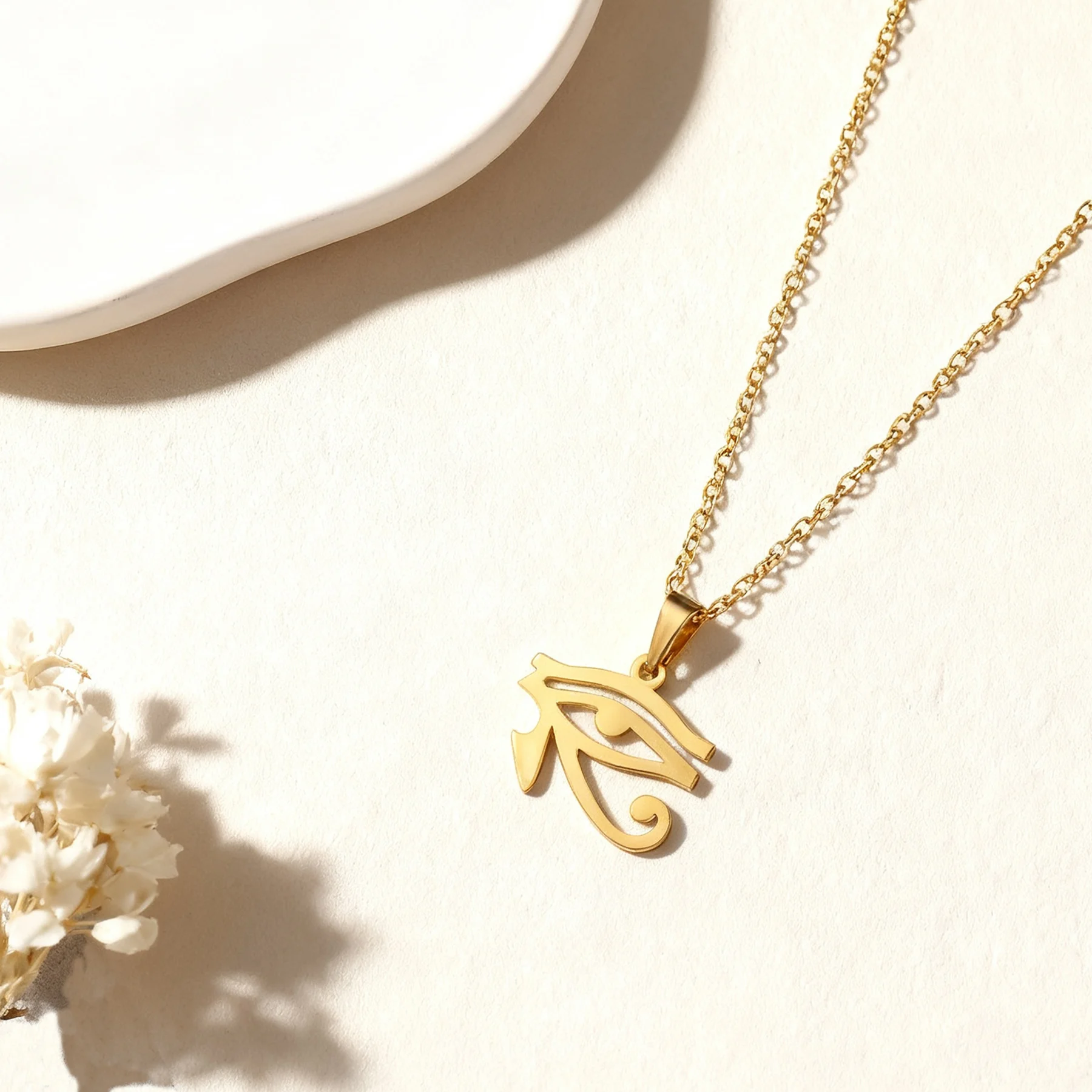 الكلاسيكية حورس العين رمز الفولاذ المقاوم للصدأ قلادة قلادة للرجال النساء الأساطير المصرية القديمة تعويذة الأزياء والمجوهرات هدية