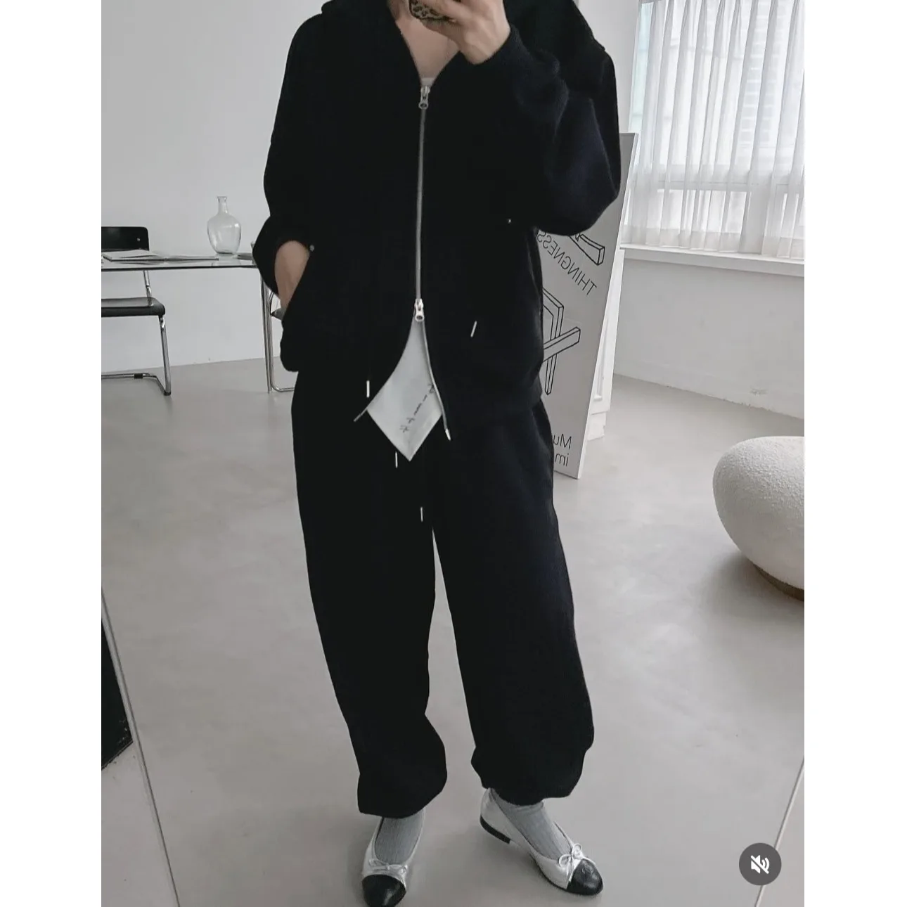 韓国風シックなフード付きジッパー付きスウェットトップス、伸縮性ウエストのカジュアルなスウェットパンツ、ツーピースセット、女性用冬ファッション