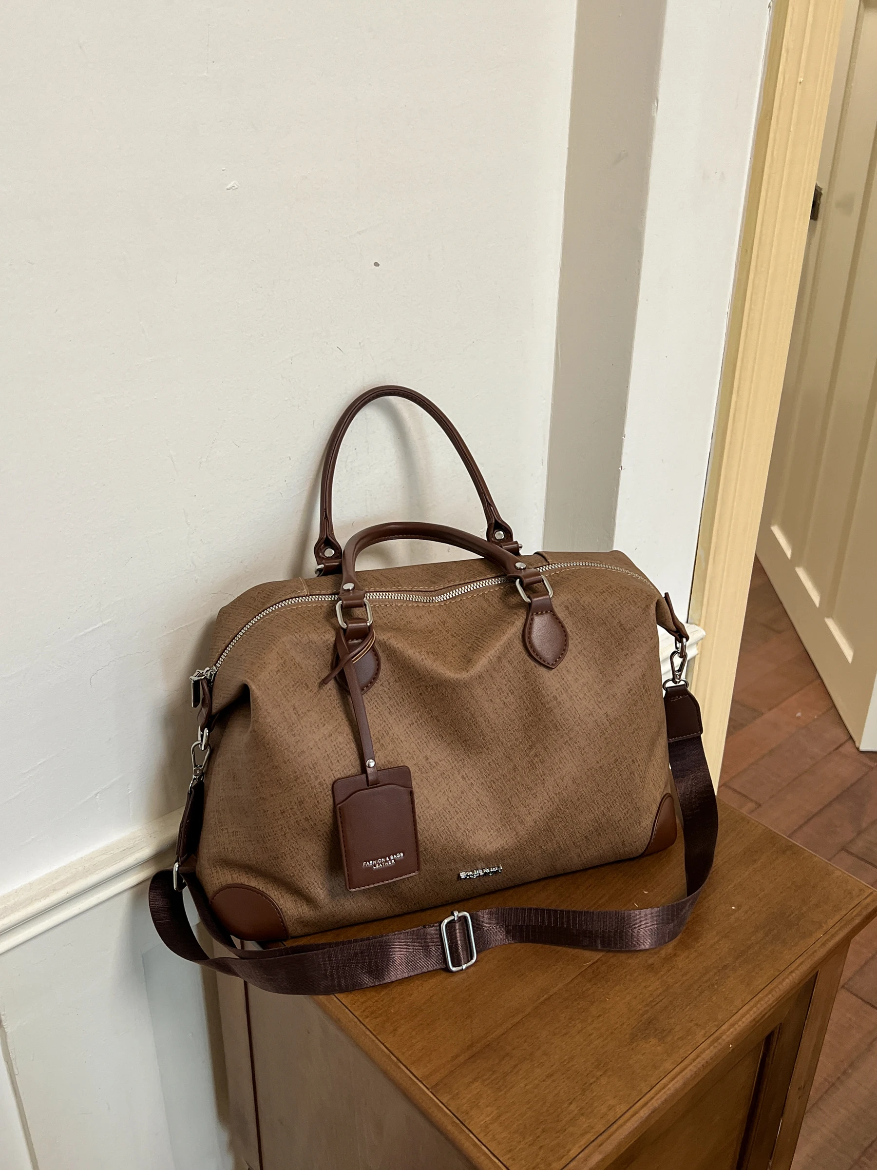 Fall 2026 Large Capacity Women's Tote Bag Casual Crossbody Handbag Soft PU Leather Color Block Design Shoulder Bag Handbag