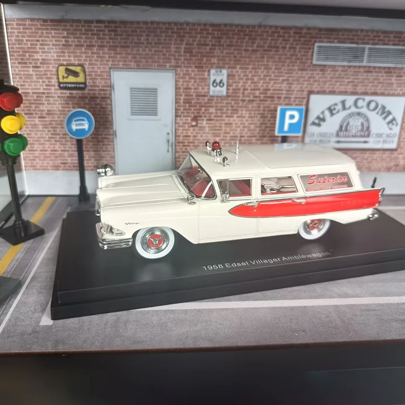 Nostalgia Modello In Resina Auto 1:43 Per 1933 Benz e 1958 Vecchio Stile Ambulanza Altamente Realistico Modello di Auto Modello Collezione Regalo