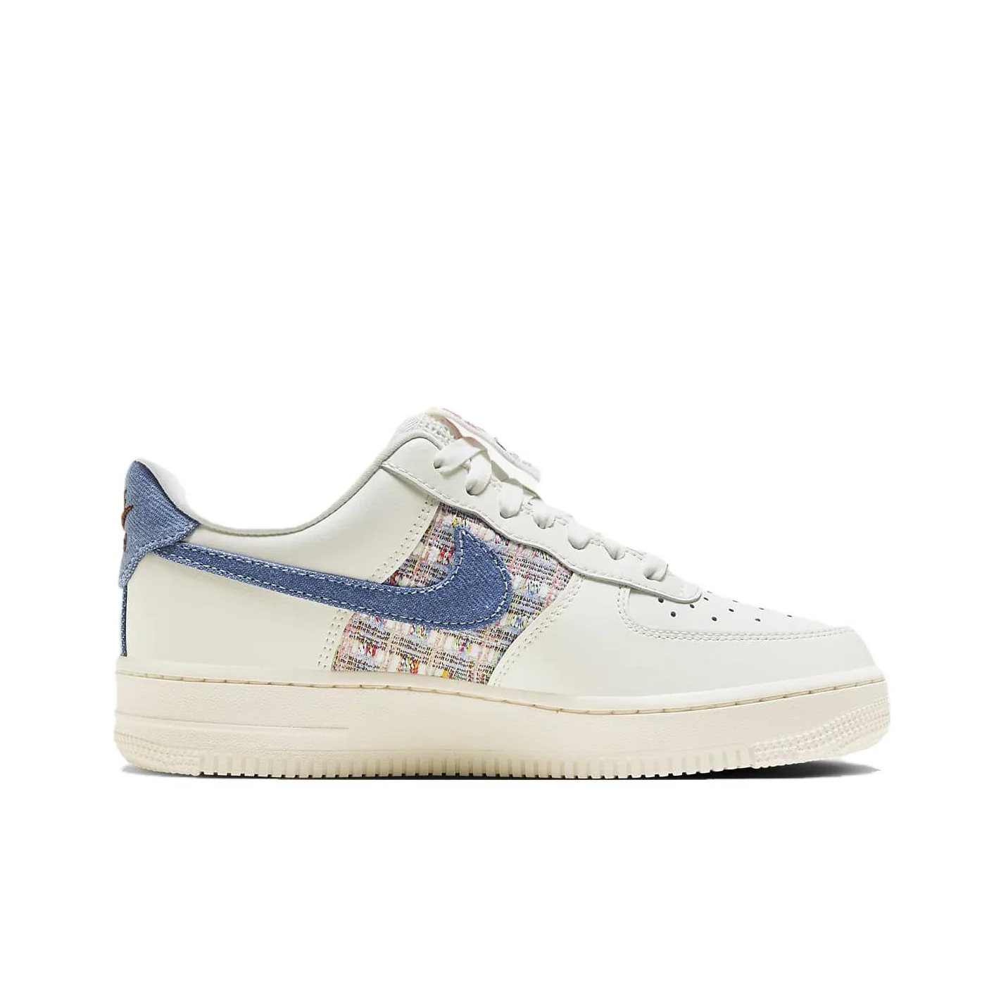حذاء نايك إير فورس 1 للنساء من - مراجعة Nike Shoes Air Force 1 وسعره