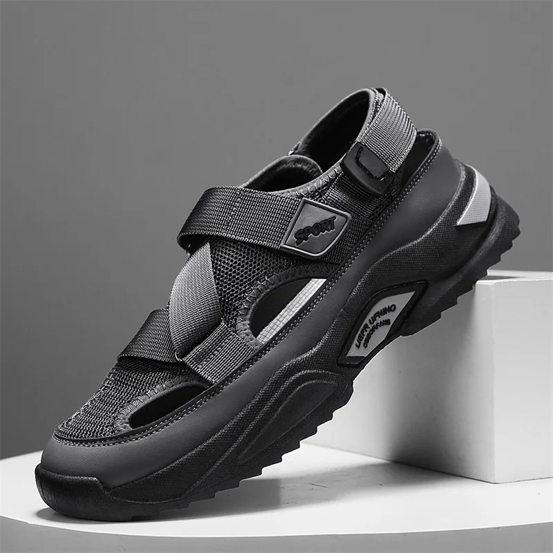 Fashion Hollow Men Sandals Summer Mens Casual Shoes Non-slip Platform Sneakers New Mesh Versatile Breathable Beach Sports Shoes