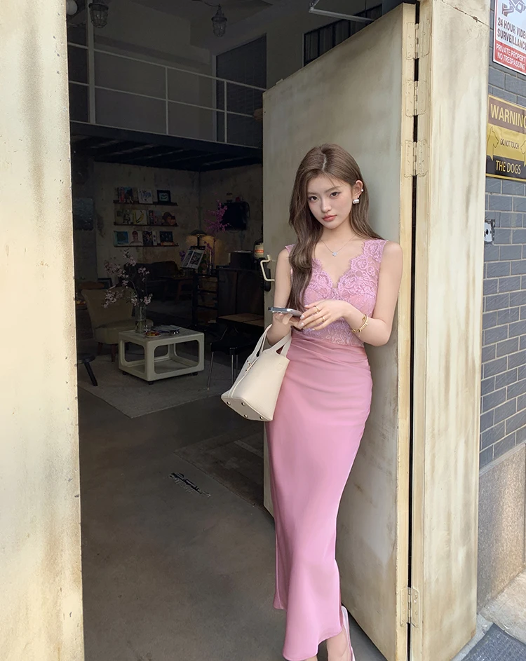 2025 ใหม่ภาษาฝรั่งเศสคําฤดูร้อนลูกไม้ Splicing ซาตินชุดนางเงือกผู้หญิง V คออย่างเป็นทางการลําลอง Bodycon High End ชุดยาว