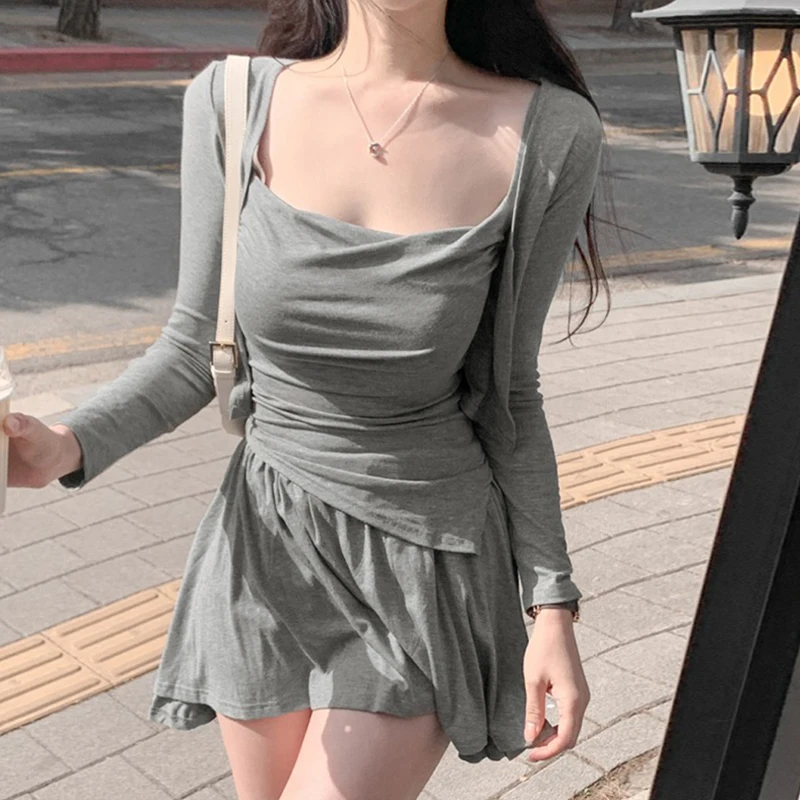 Korea Neuheiten Drei Stück Set 2026 Sommer Sexy Slim Fit Leibchen + Hot Girl Einfarbig Kurze Stil Strickjacke + Mini Rock