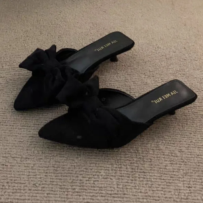Sandales et pantoufles pointues en daim pour femmes, nouvelles sandales à talons bas et bout ouvert avec nœud de tempérament, chaussures Muller en été.