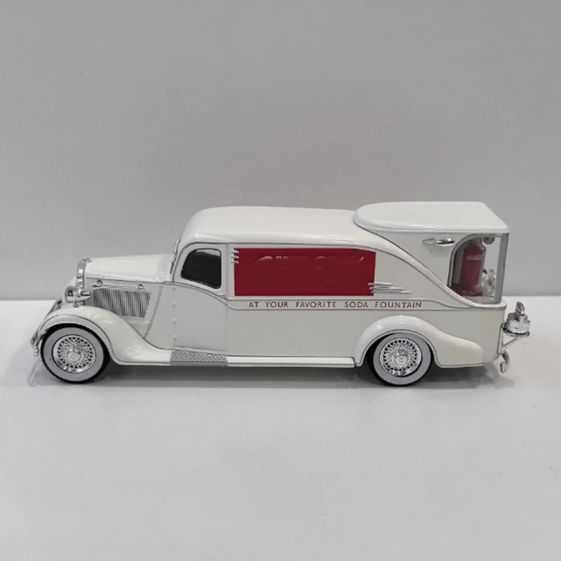 

IXO 1/43 Scale KH32 Streamline Alloy Simulation Car Model Static Collection Decorated Holiday Gifts Toys Souvenir Gift